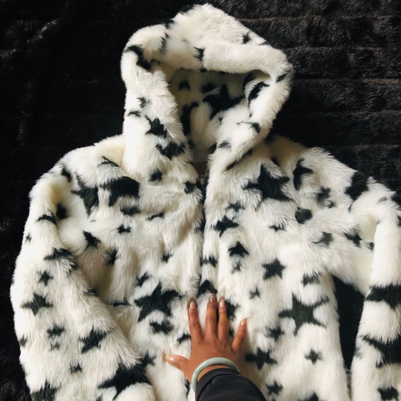 Jackets & Blazers - Star Print Faux Fur Coat 💫